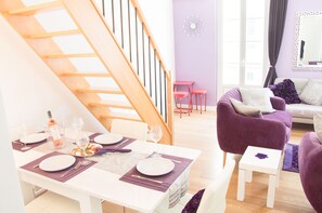 Dining - SunlightProperties LEGEND: 2 Bedroom Rental, near Beach with balcony & AC (Nice)