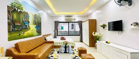 Luxury Studio | Premium bedding, minibar, in-room safe, blackout drapes