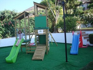 พื้นที่เล่นสำหรับเด็ก