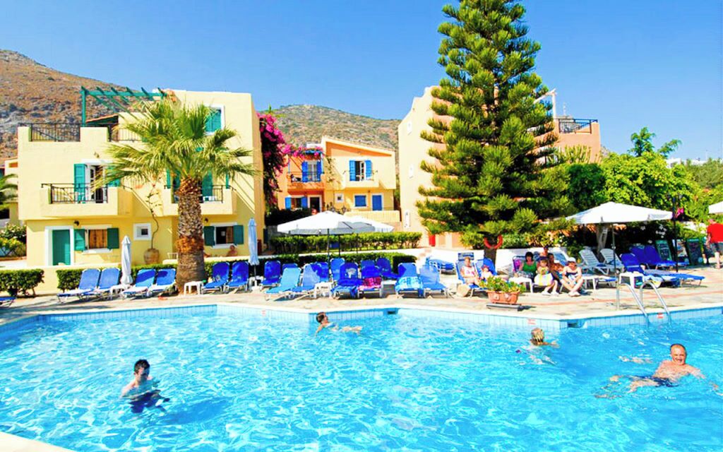 حمّام سباحة خارجي