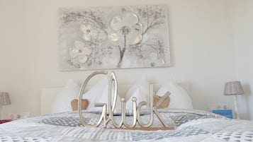 Comfort Apartment, 1 Bedroom | In-room safe, individually decorated, individually furnished