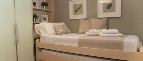 Standard Apartment, 2 Bedrooms, Non Smoking, Terrace | 2 bedrooms, iron/ironing board, free cots/infant beds, free WiFi
