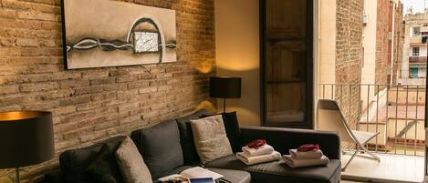 City Apartment, 2 Bedrooms, Balcony | Living room