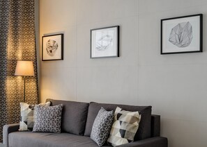 Comfort-Apartment, Nichtraucher, Stadtblick | Wohnzimmer | Flachbildfernseher