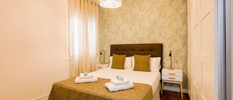 Standard Apartment, 2 Bedrooms | 2 bedrooms, iron/ironing board, free cribs/infant beds, free WiFi