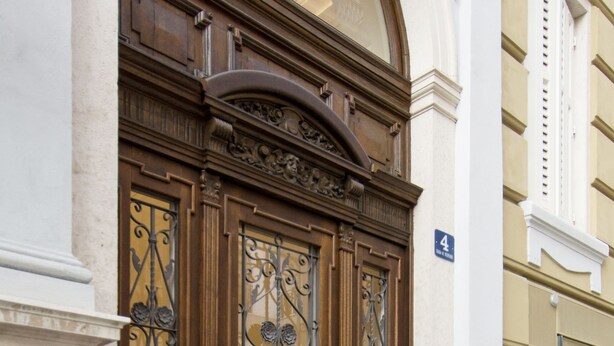 Property entrance - Scala Belvedere (Trieste)