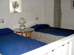 2 Schlafzimmer, Bügeleisen/Bügelbrett, Bettwäsche, Rollstuhlgeeignet