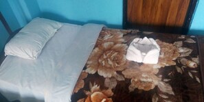 Individually furnished, desk, laptop workspace, free WiFi