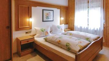 2 Schlafzimmer, Reisekinderbett, kostenloses WLAN, BettwÀsche