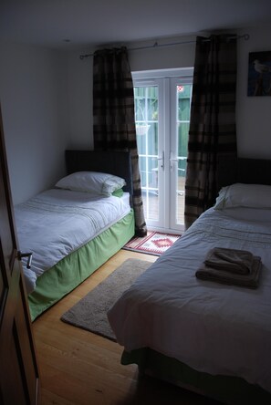 2 bedrooms, iron/ironing board, free WiFi, bed sheets