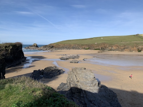 Perfect location for exploring the local 7 bays, Wifi, local amenities