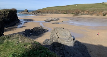 Perfect location for exploring the local 7 bays, Wifi, local amenities