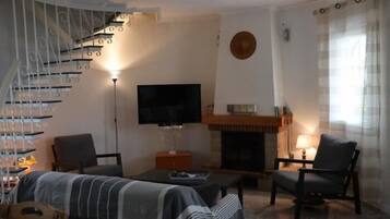 Télévision, cheminée