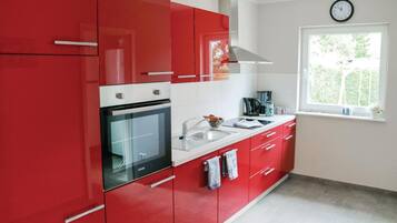 Kühlschrank, Herdplatte, Geschirrspüler