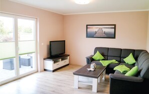 TV - Lovely home in Rostock-Rövershagen (Rostock-Rövershagen)