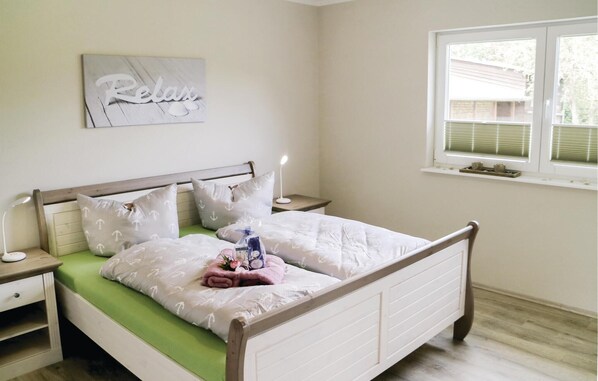 2 bedrooms, travel cot, free WiFi