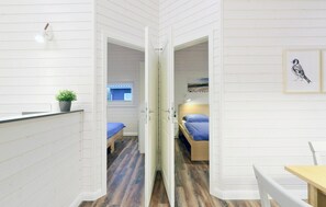 3 bedrooms, travel cot