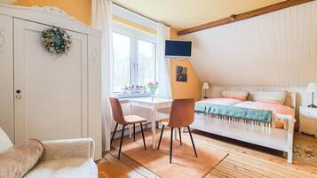 Cuna de viaje, wifi gratis y ropa de cama
