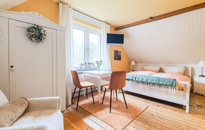 Travel cot, free WiFi, bed sheets - Lovely apartment in Lübeck with WiFi (Lübeck)