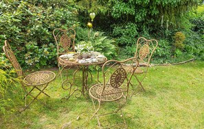 Outdoor dining - Lovely apartment in Lübeck with WiFi (Lübeck)