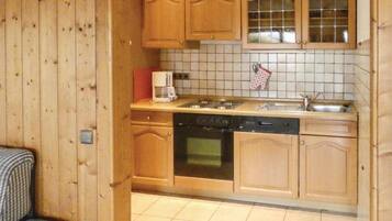 KĂŒhlschrank, Herdplatte, GeschirrspĂŒler