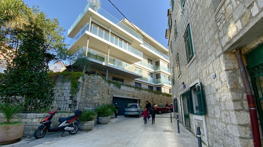 En-suite Rose on Rokova Street