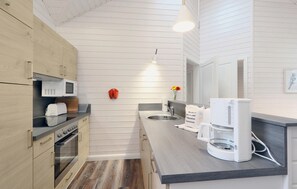 Kühlschrank, Mikrowelle, Herdplatte, Geschirrspüler