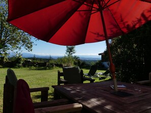 Outdoor dining - Vacation home, great views, billiards, large spaces (Manses)