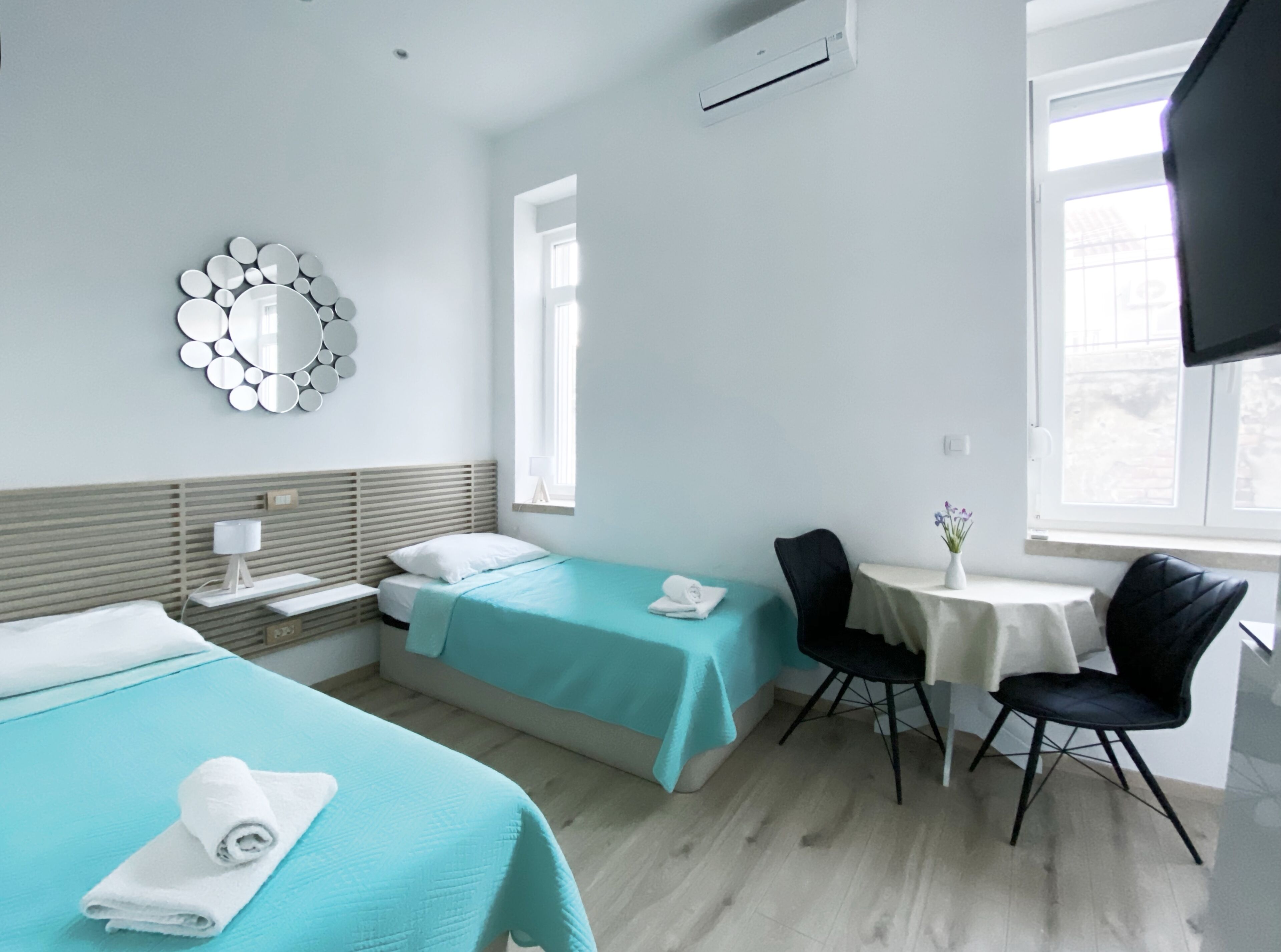 Double Room | Desk, iron/ironing board, free WiFi, bed sheets