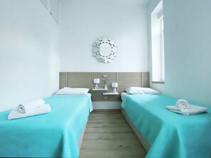 Double Room | Desk, laptop workspace, iron/ironing board, free WiFi - En-suite Iris on Rokova Street (Split)