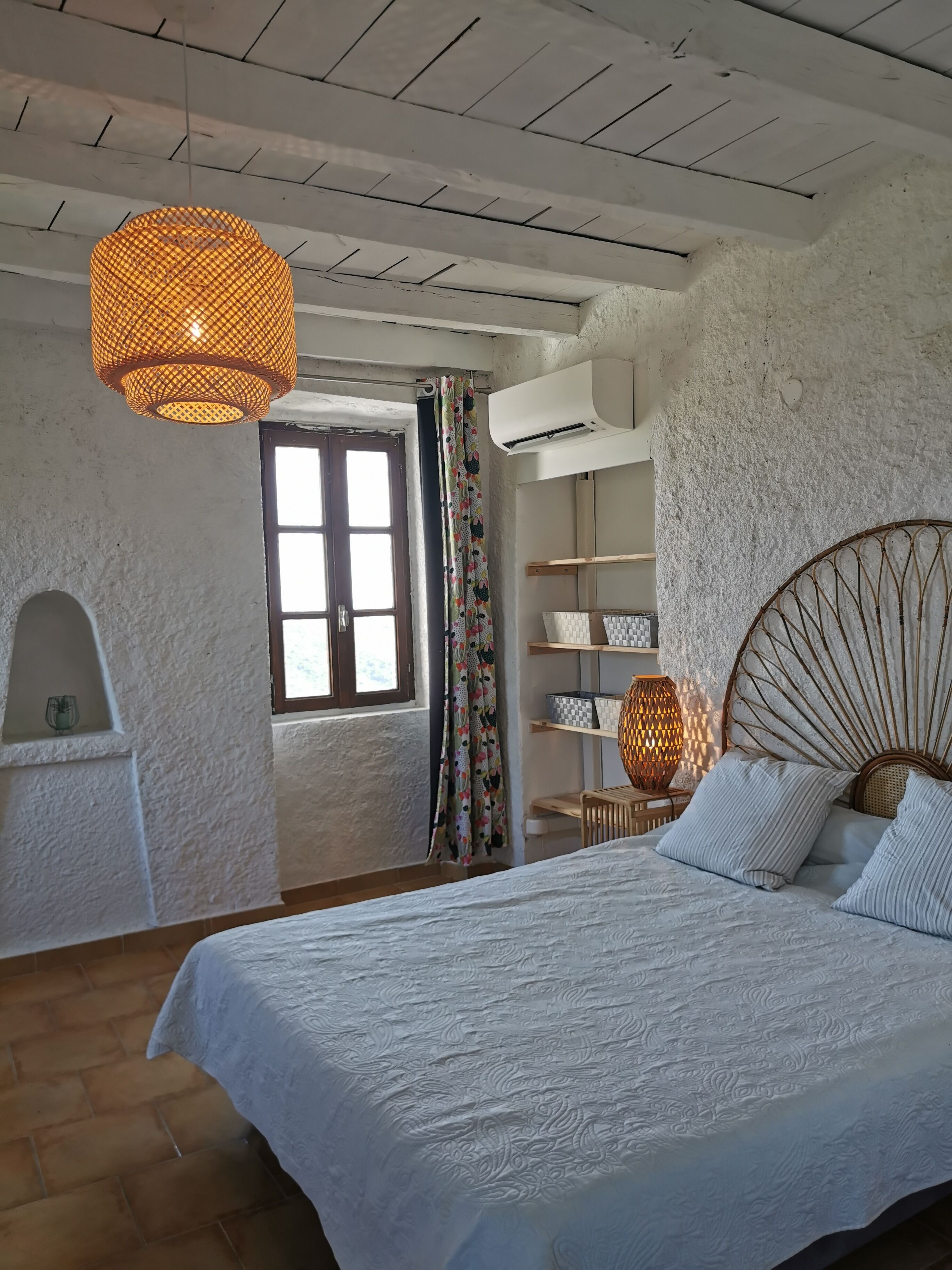 3 chambres, fer et planche à repasser, Wi-Fi, draps fournis