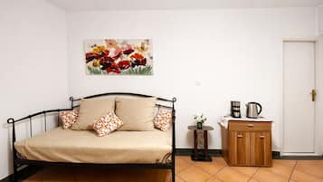 Apartment, 1 Bedroom | Living area