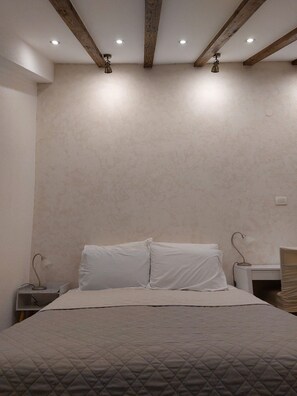 Apartamento, 1 habitación | 1 dormitorio, escritorio, espacio para trabajar con un portátil