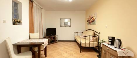 Apartment, 1 Bedroom | Living area