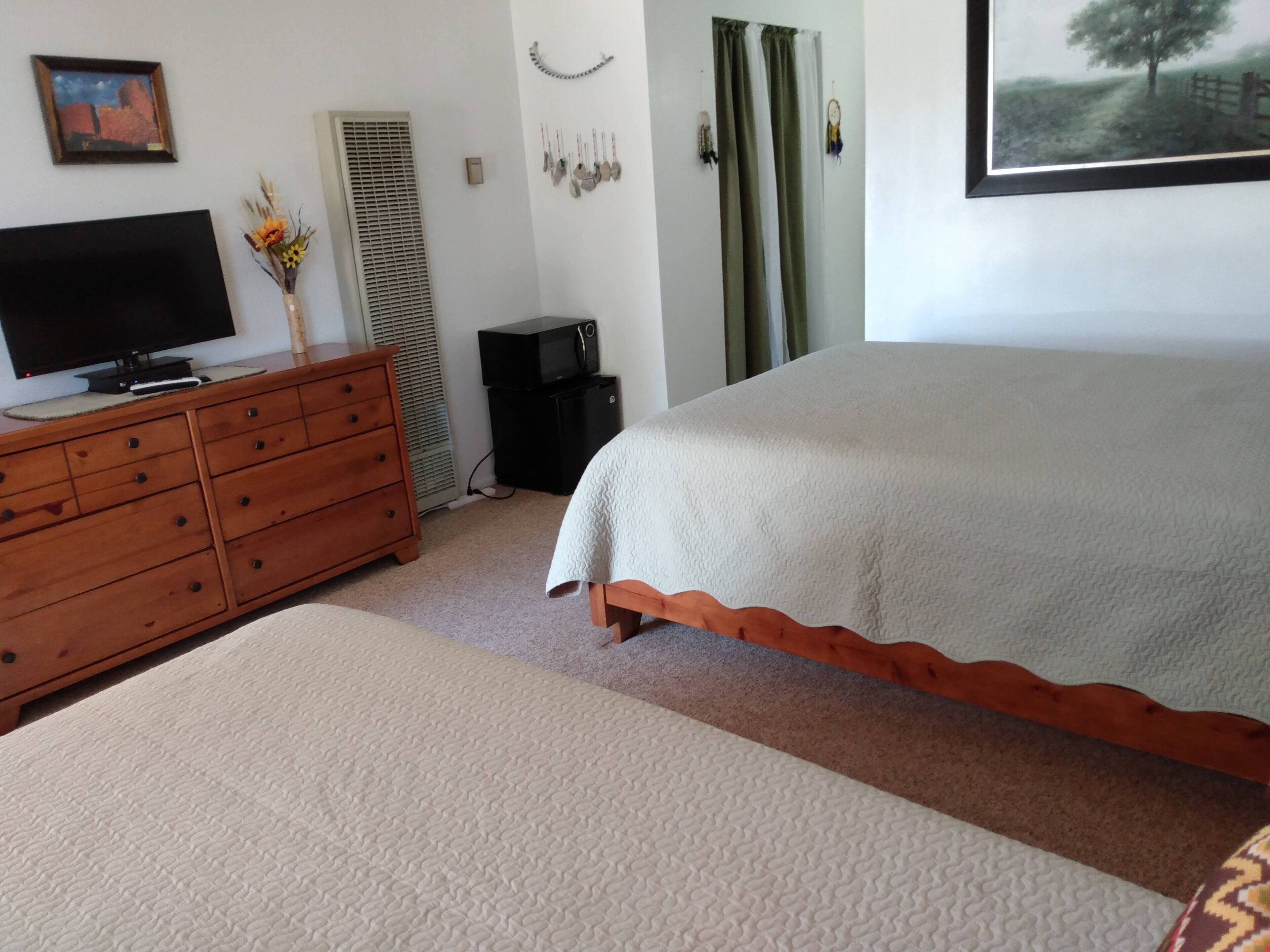 basic single room, multiple beds, non smoking | 1 bedroom, in-room safe, individually decorated, individually furnished