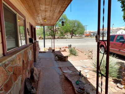 Mokee Motel