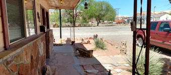 Mokee Motel