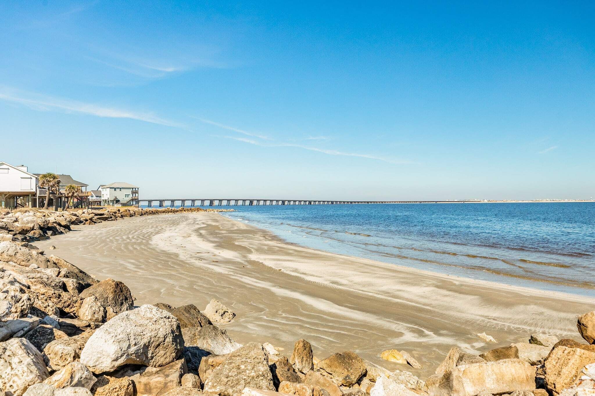 Gulf adventures and beachfront relaxation awaits!