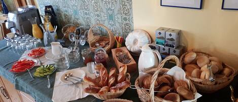 Daily buffet breakfast (EUR 8 per person)