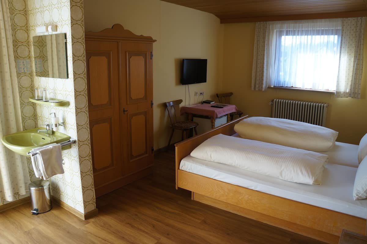 Desk, blackout drapes, free WiFi, bed sheets