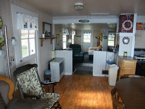 TV, DVD player, books - Oceanfront with Spectacular Views of Penobscot Bay (Owl's Head)