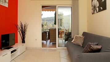 Villa, Mehrere Betten, Nichtraucher, Meerblick | Wohnzimmer | Flachbildfernseher