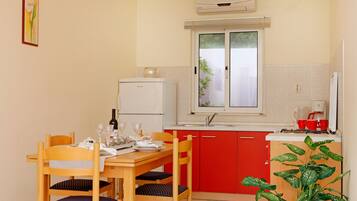 Villa, Multiple Beds, Non Smoking, Sea View | Private kitchen | Fridge, microwave, stovetop, coffee/tea maker
