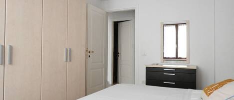 2 間睡房、床單