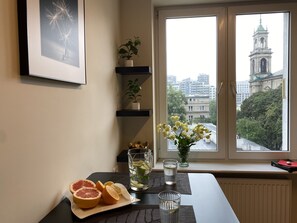 Deluxe Apartment, City View | Private kitchen | Fridge, microwave, oven, stovetop