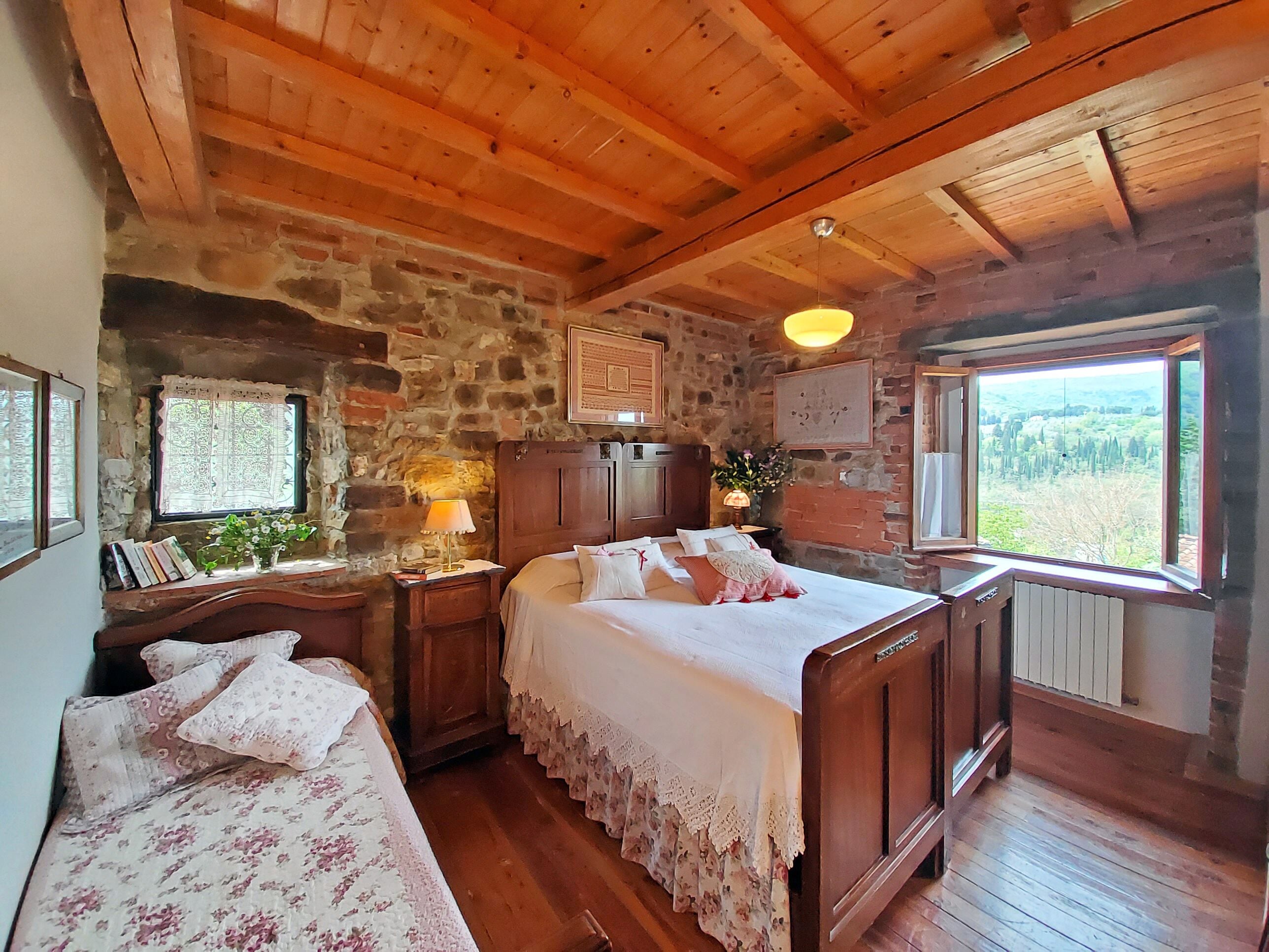 3 Schlafzimmer, Schreibtisch, Bügeleisen/Bügelbrett, Reisekinderbett