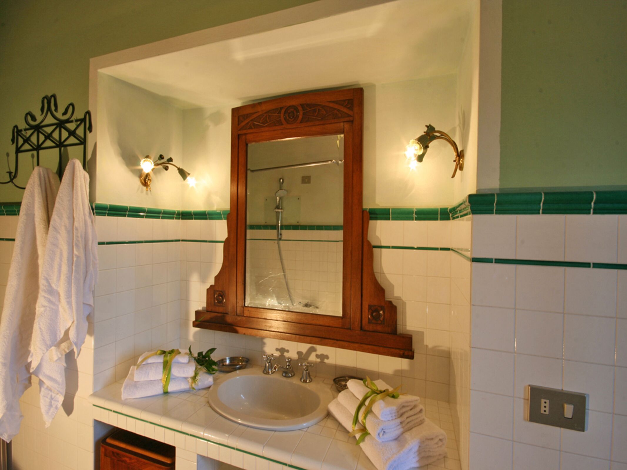 FLORENTINE HILLS-CHIANTI 220 EXCELLENT REVIEWS. 100% travelers recommend.