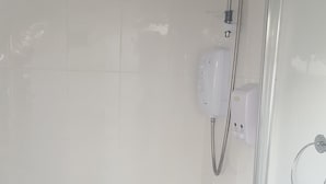 Free toiletries, hair dryer, towels - Bosayne Guest House (Tintagel)