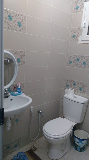 Shower, towels, soap, shampoo