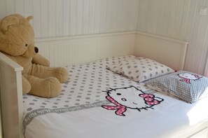 Basic-Doppelzimmer | Verdunkelungsvorhänge, kostenloses WLAN, Bettwäsche